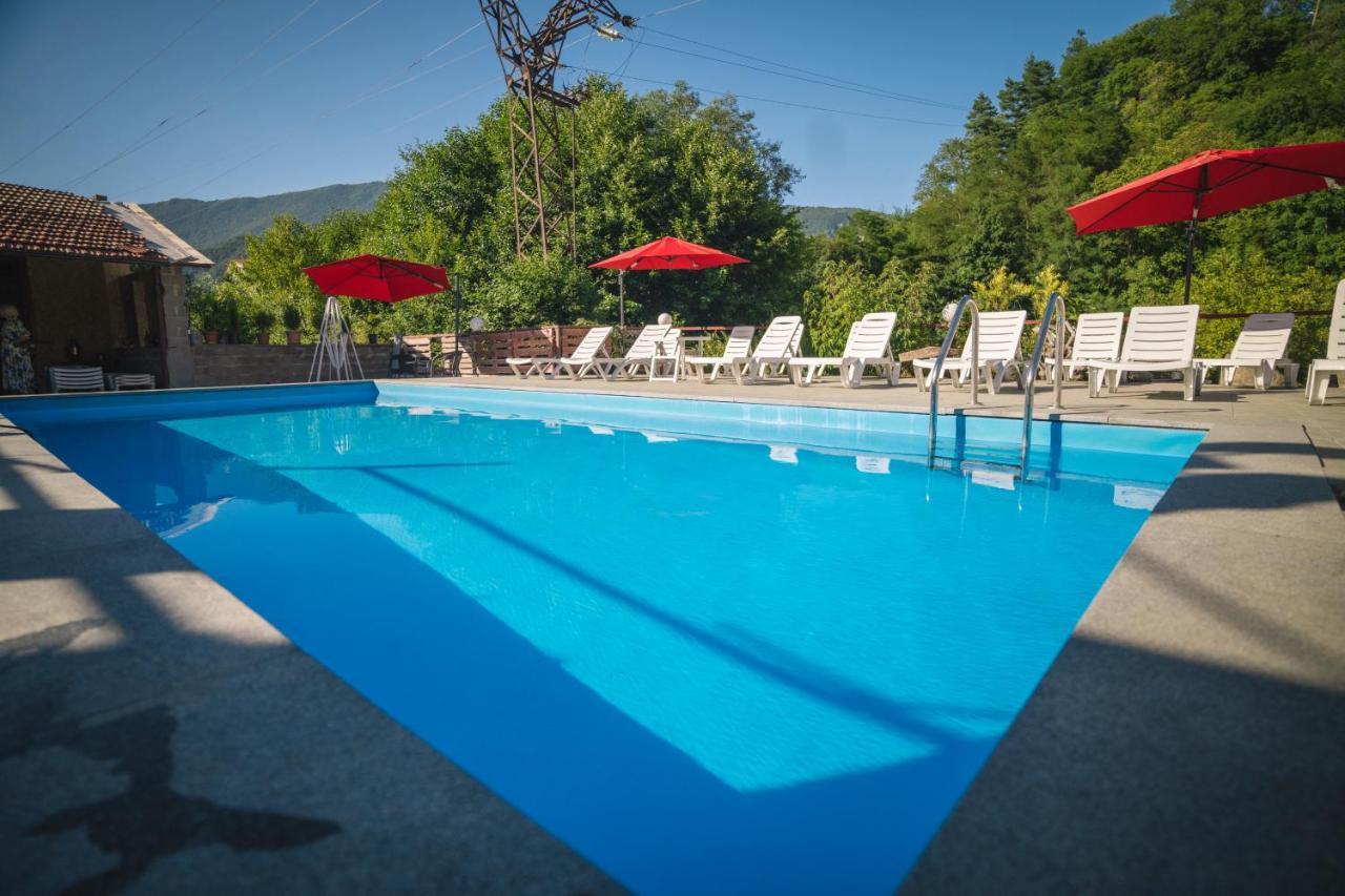 Hotel Metekhara Ambrolaouri Extérieur photo