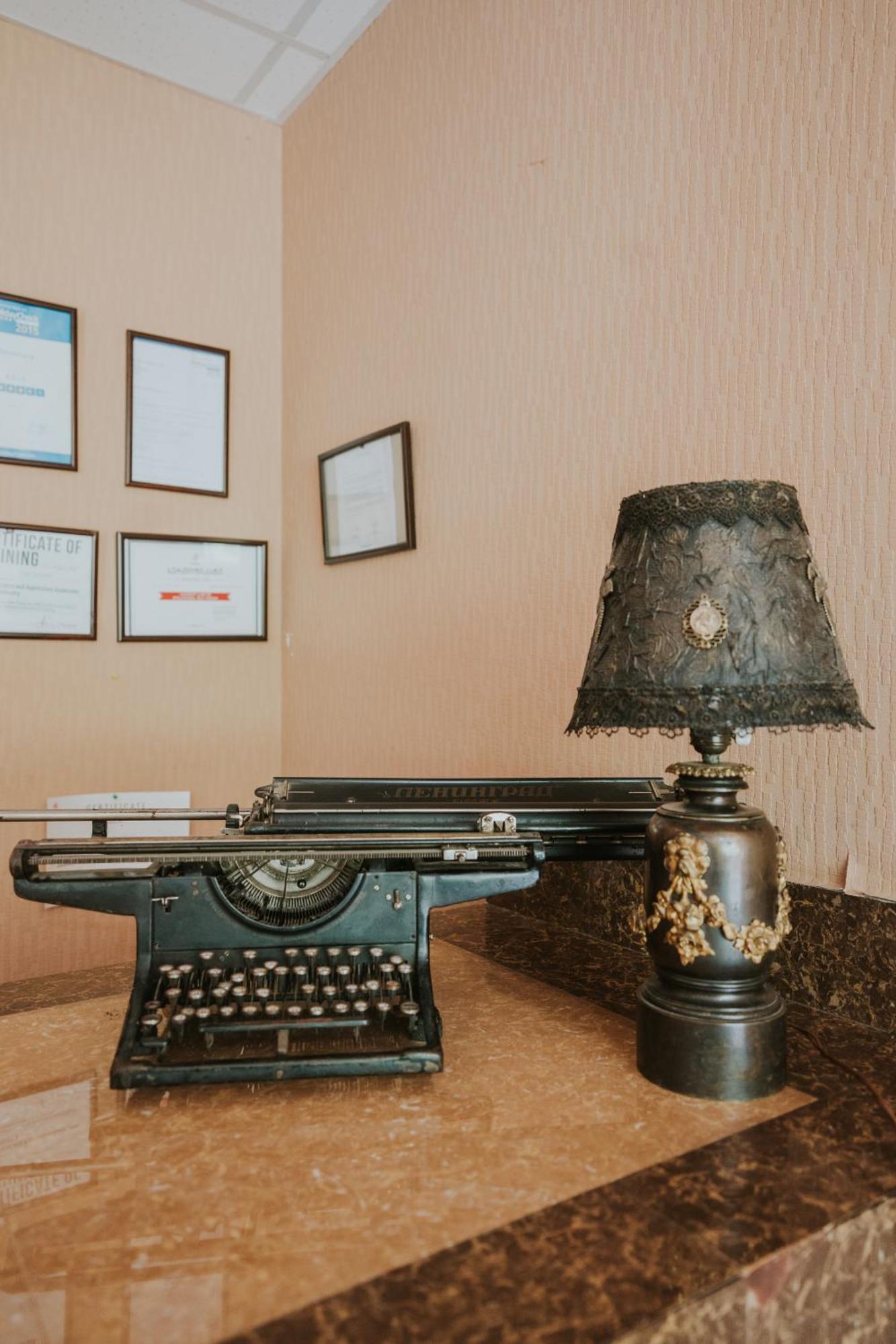Hotel Metekhara Ambrolaouri Extérieur photo