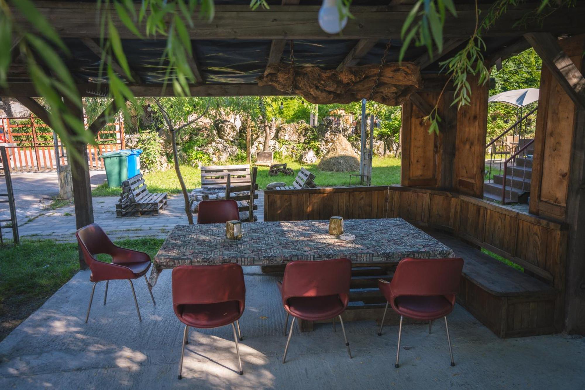 Hotel Metekhara Ambrolaouri Extérieur photo