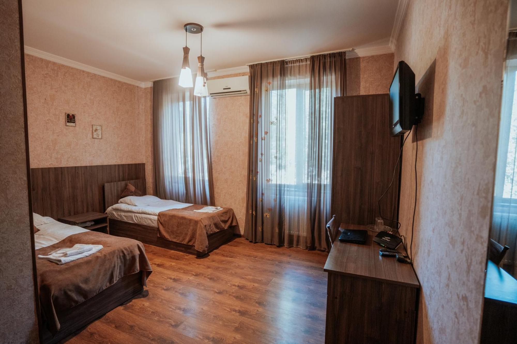 Hotel Metekhara Ambrolaouri Extérieur photo