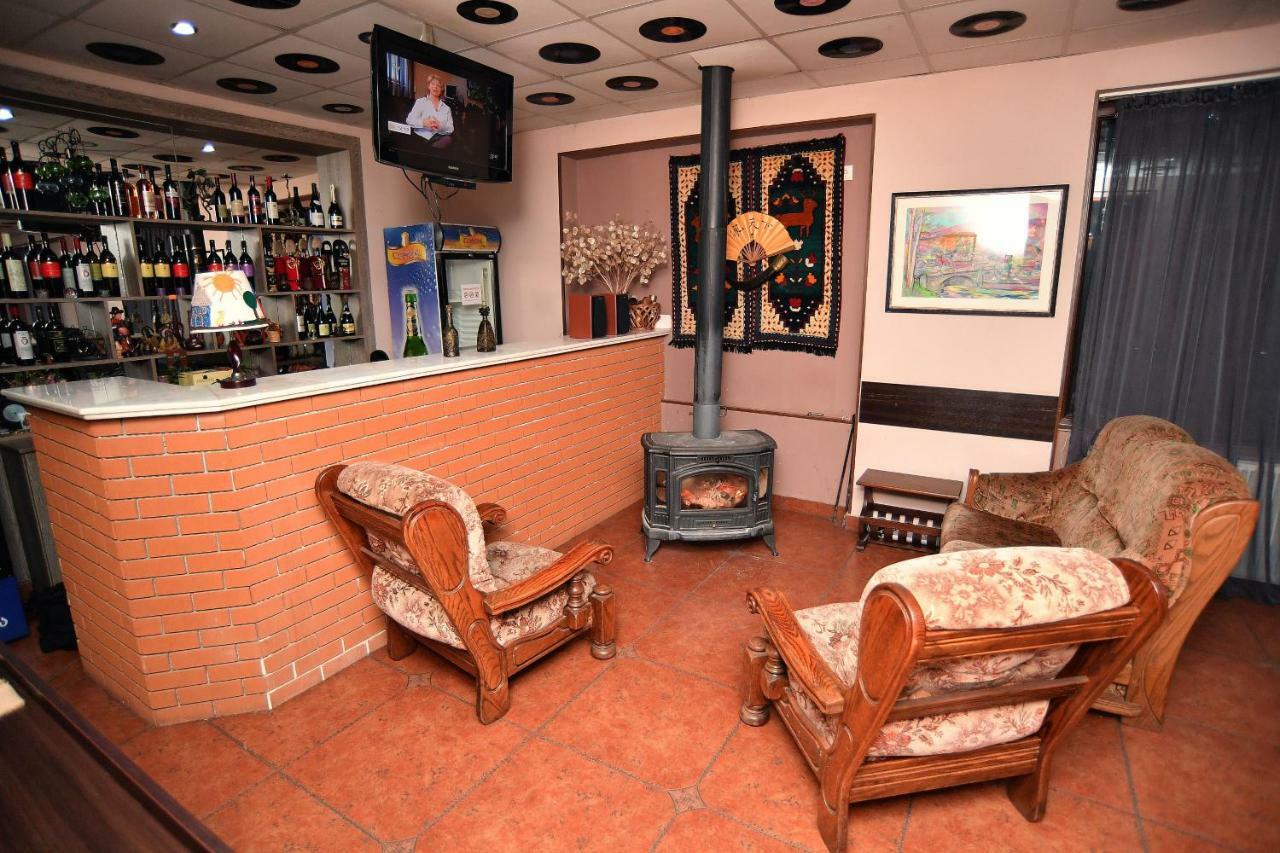 Hotel Metekhara Ambrolaouri Extérieur photo